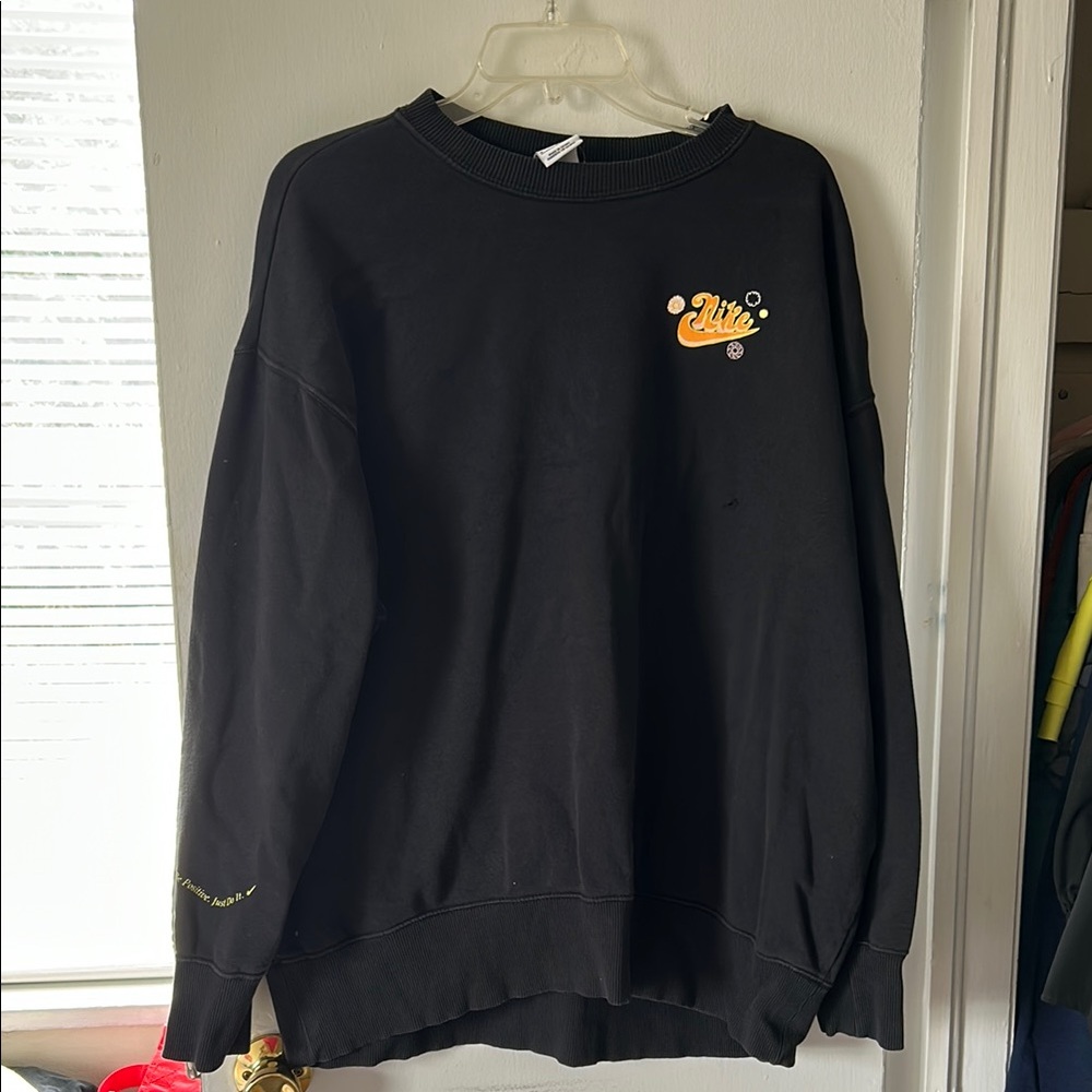 Nike Black Crewneck Sweater with Ribbed Cuffs